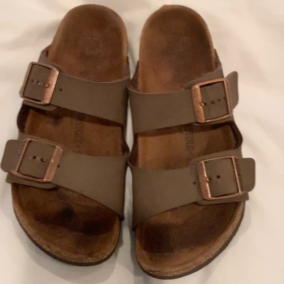 Birkenstock Other - BIRKENSTOCK GIRls leather sandals size 2